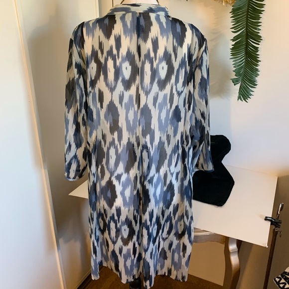 Soft Surroundings Semi-Sheer Tunic side/front slit - Picture 3 of 4